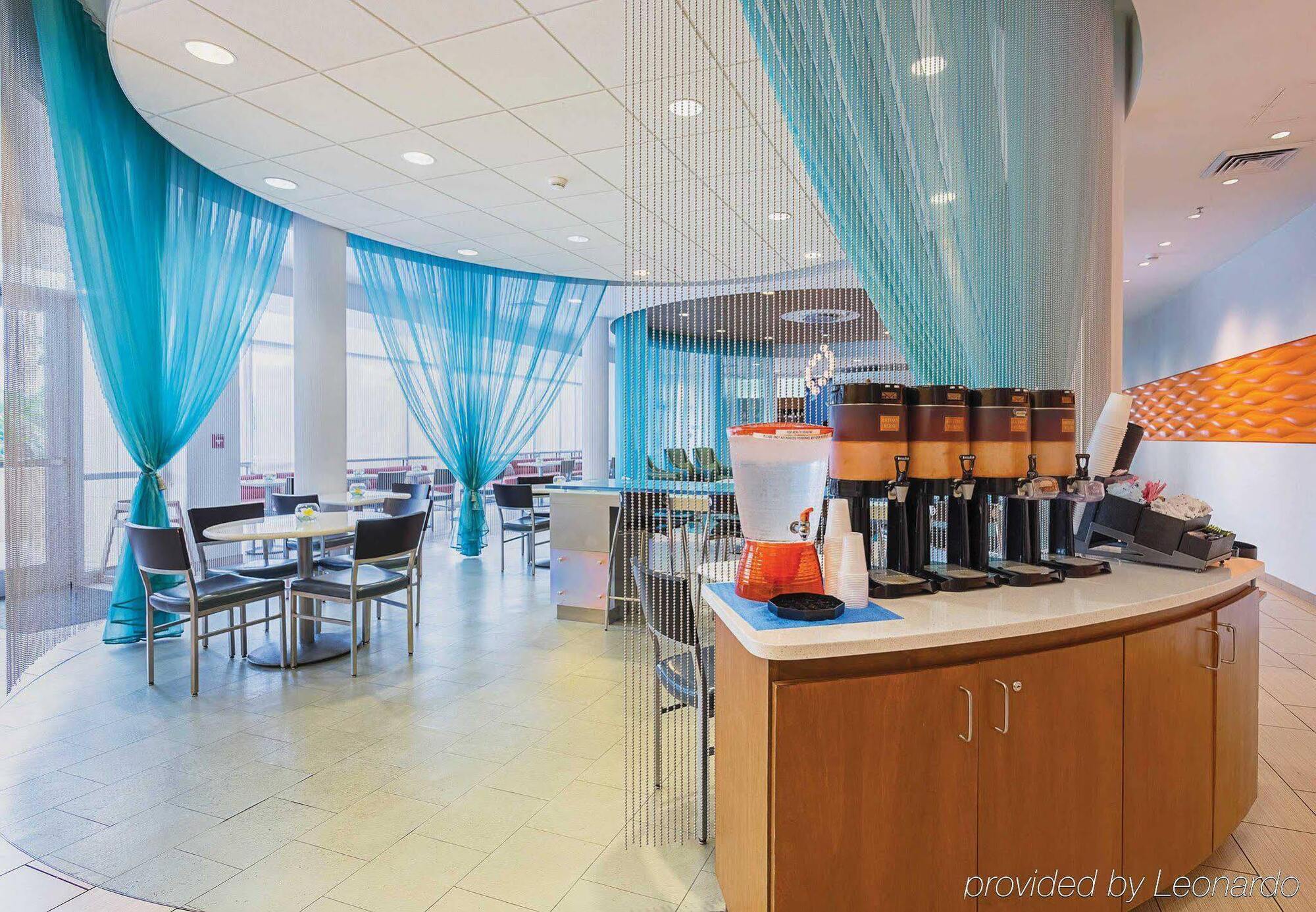 SpringHill Suites Tampa North/Tampa Palms Exteriör bild